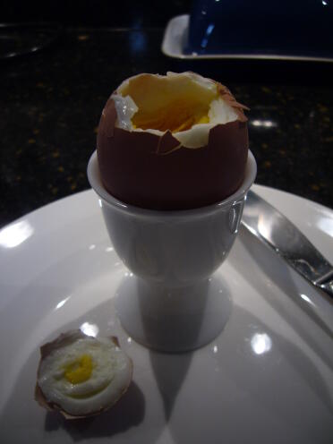 Zjedzenie pierwszego jajka - w dniu! też bardzo smaczne,